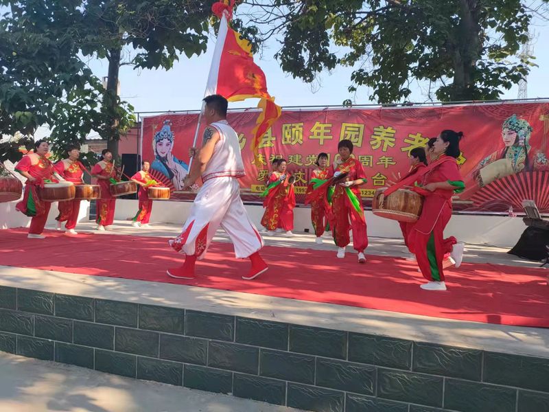 新乡县民政局庆祝今年七一建党100周年的活动现场